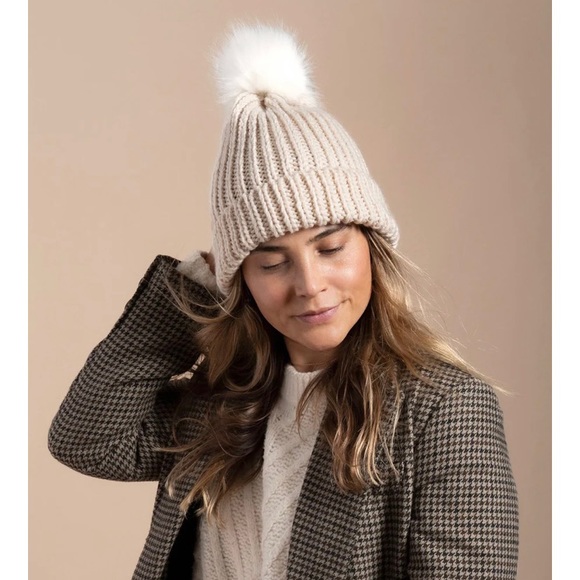NWT HATATTACK BRYCE KNIT BEANIE WITH REMOVABLE POM IN IVORY - Picture 2 of 5